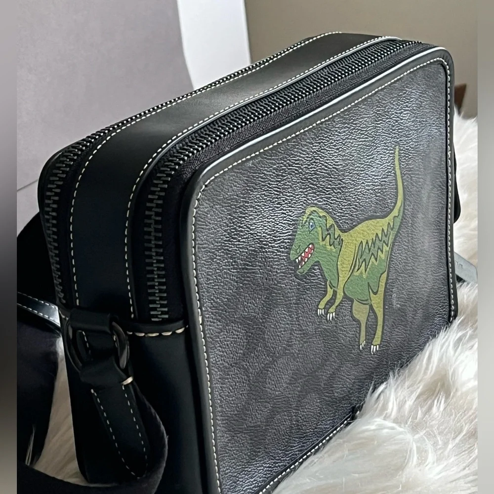 💰SOLD - CF076 - Coach Charter Crossbody 24 Signature Canvas with Rexy - Picture 3 of 13